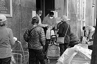 Food queues : Food lines : Hell's Kitchen : Streetlife, New York, Photo by Richard Moore